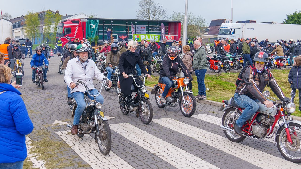 Klassieke brommertocht met als doel sponsoring verzorgingstehuis De Zevenster (ZH)
