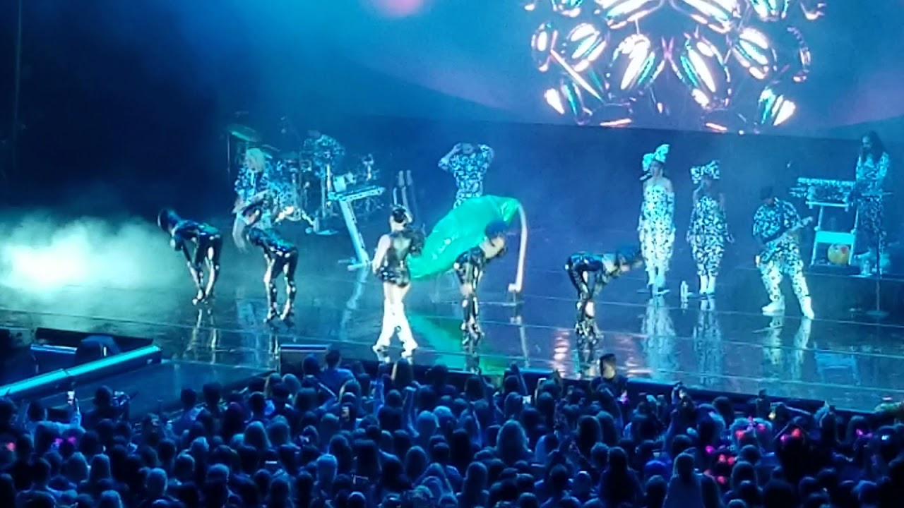 Katy Perry BON APPETIT Live Santa Barbara BOWL Montecito Mudslide Benefit Concert 5/19/2018