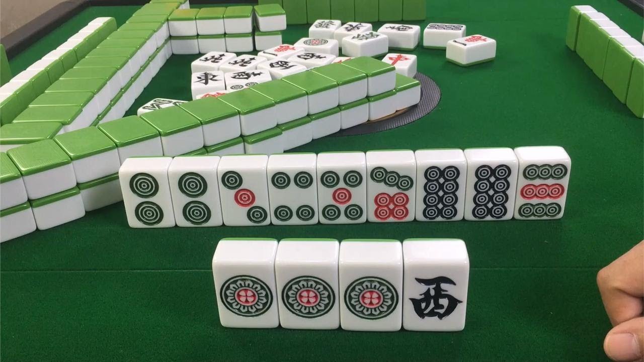 看小哥打麻将就是不一样，全局思路清晰，自摸的真美丽