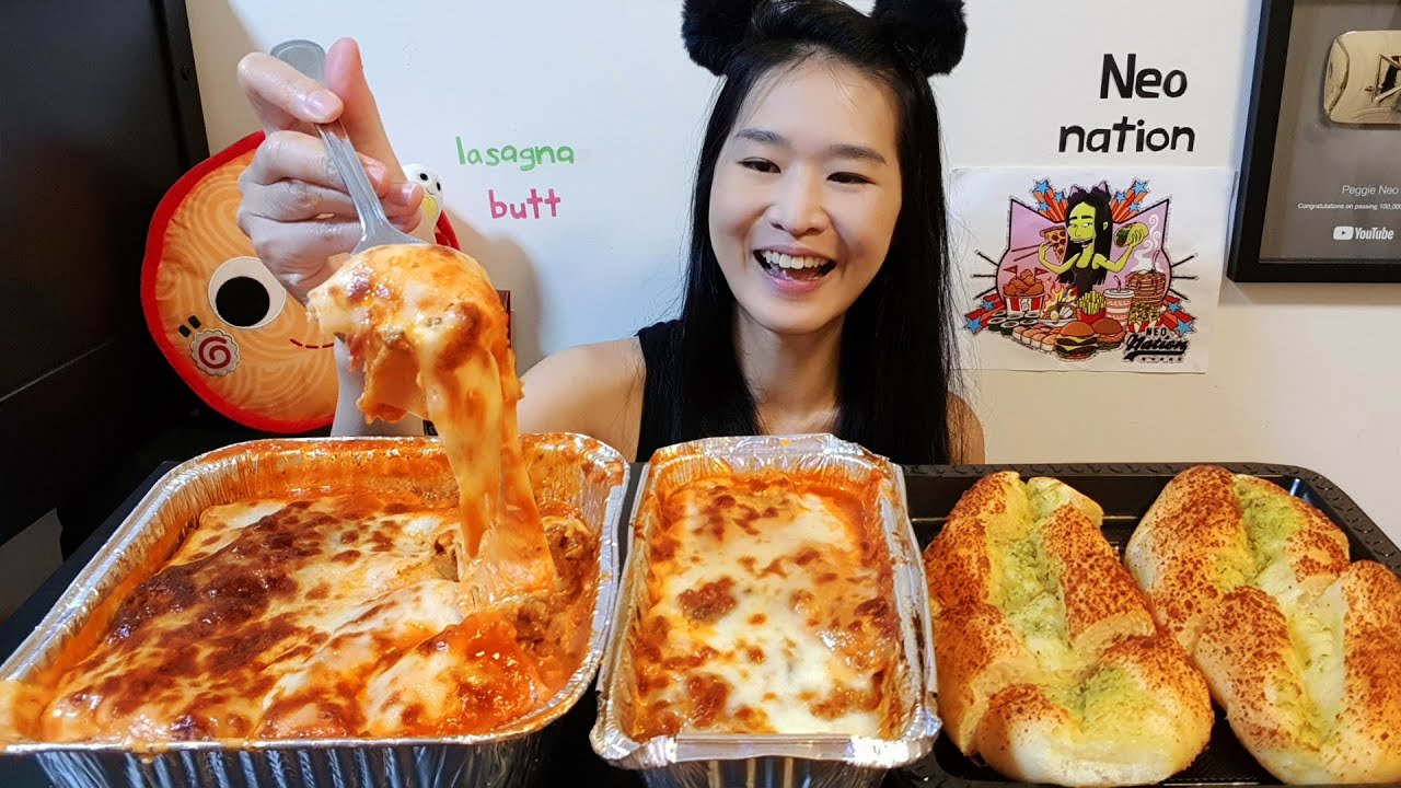 CHEESY!! Triple Cheese Lasagna & Garlic Bread Feast - Sienna’s Traditional Beef Lasagna Mukbang Asmr