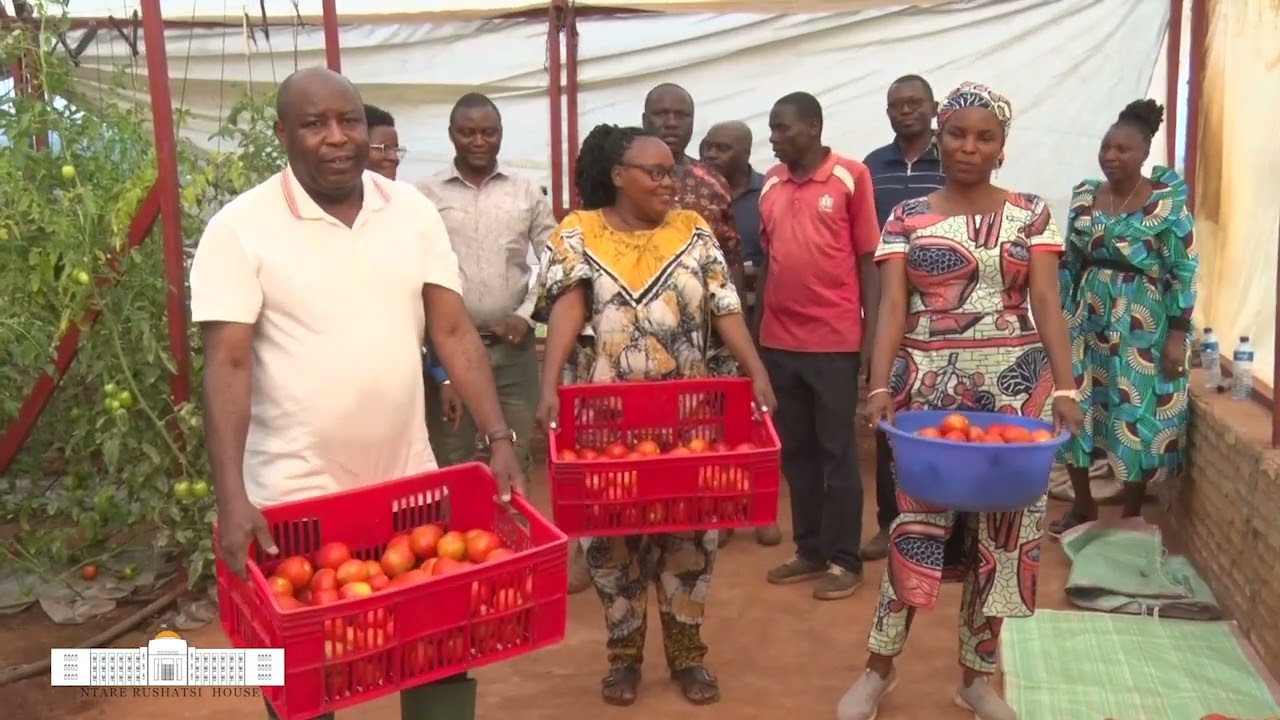 Nyen.Varisito NDAYISHIMIYE arashigikira ibikorwa vy'iterambere kko bishikana uburundi ku mbonakazoza