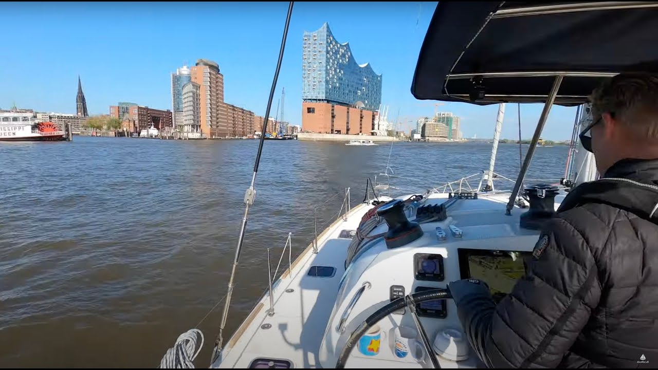 S4E2 Sejler til Hamborg - Montering af nye laminat sejl - Farmor og Farfar p&aring;m&oslash;nstrer