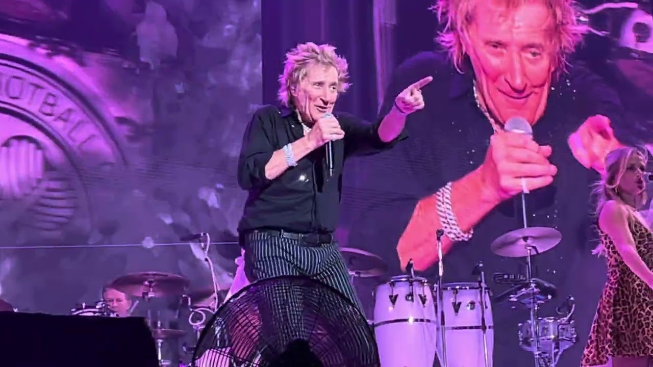 Rod Stewart - Lucca -- FIRST CUT IS THE DEEPEST (Cat Stevens) -- Piazza Napoleone - 7 july 2024