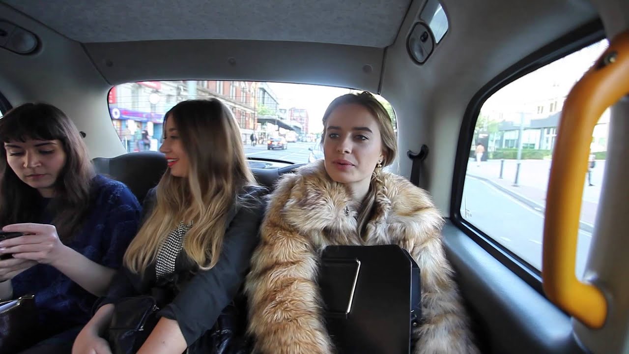 VLOG | Modelling For Boohoo | E-commerce shoots | My Job.