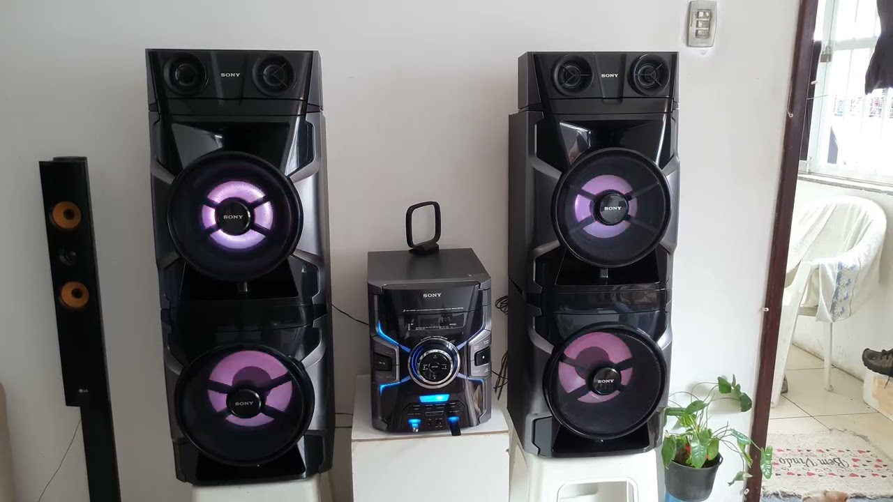 Sony gpx8 tocando tribo da periferia 