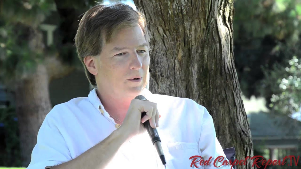 Shark Week Special Interview with Thunder Levin #&lrm;SHARKNADO Screenwriter
