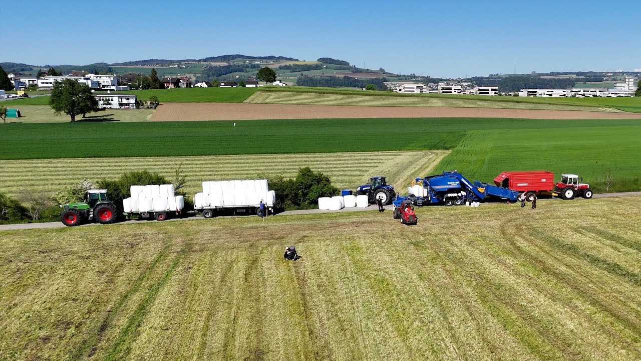 Grashäckselballen 🇨🇭 ( Feldhäcksler, Maispresse und Transport )