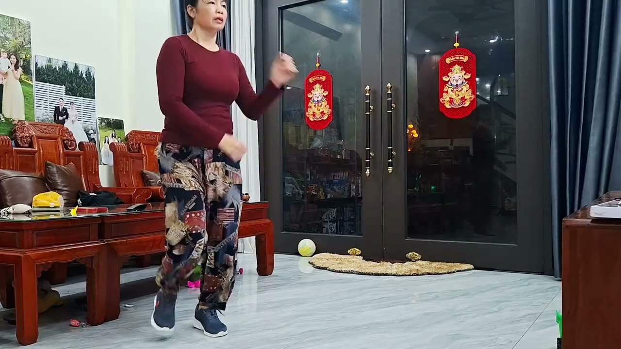 Mây nhẹ che trăng 