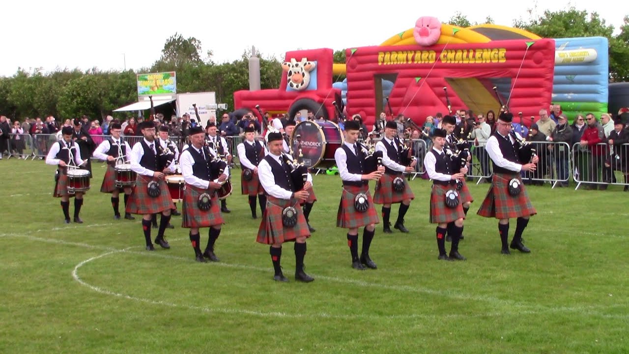 STRATHENDRICK PIPE BAND AT ARDOSSAN PIPE BAND COMPETITION 2022
