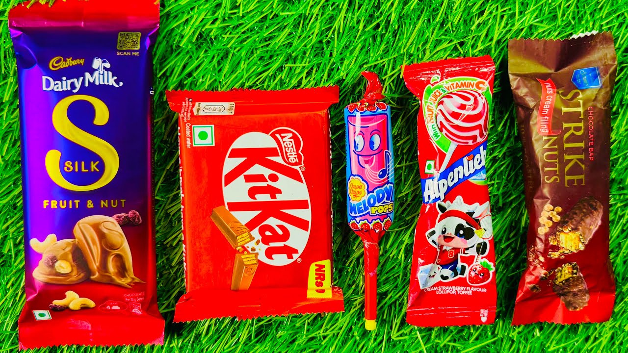 أشهر أنواع الحلوى بتقنية ASMR 🍭 | مصاصات قوس قزح، شوكولاتة، وأصوات فتح علب حلوة