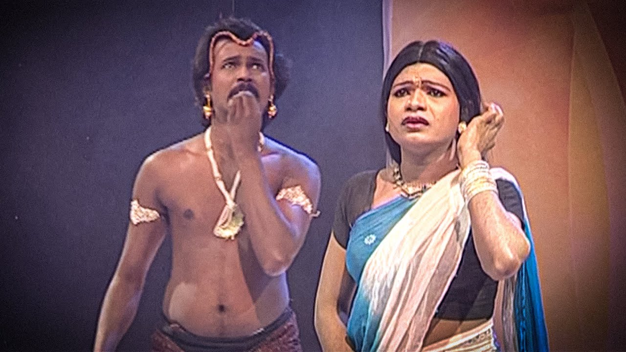 ശോ നല്ല മൂഡ് ആയി വരുവായിരുന്നൂ 🤣 | Black & White Comedy Show | Malayalam Stage Show