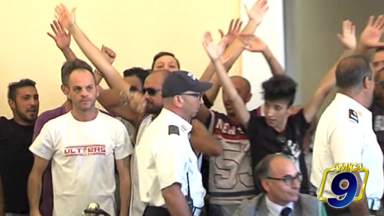 Barletta | Gli Ultras irrompono in Consiglio Comunale