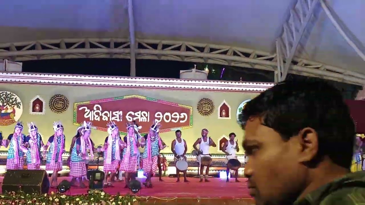 ଆଦିବାସୀ ମେଳା କି ସୁନ୍ଦର ନାଚ, ଆଖିଲାଖିଯିବ...