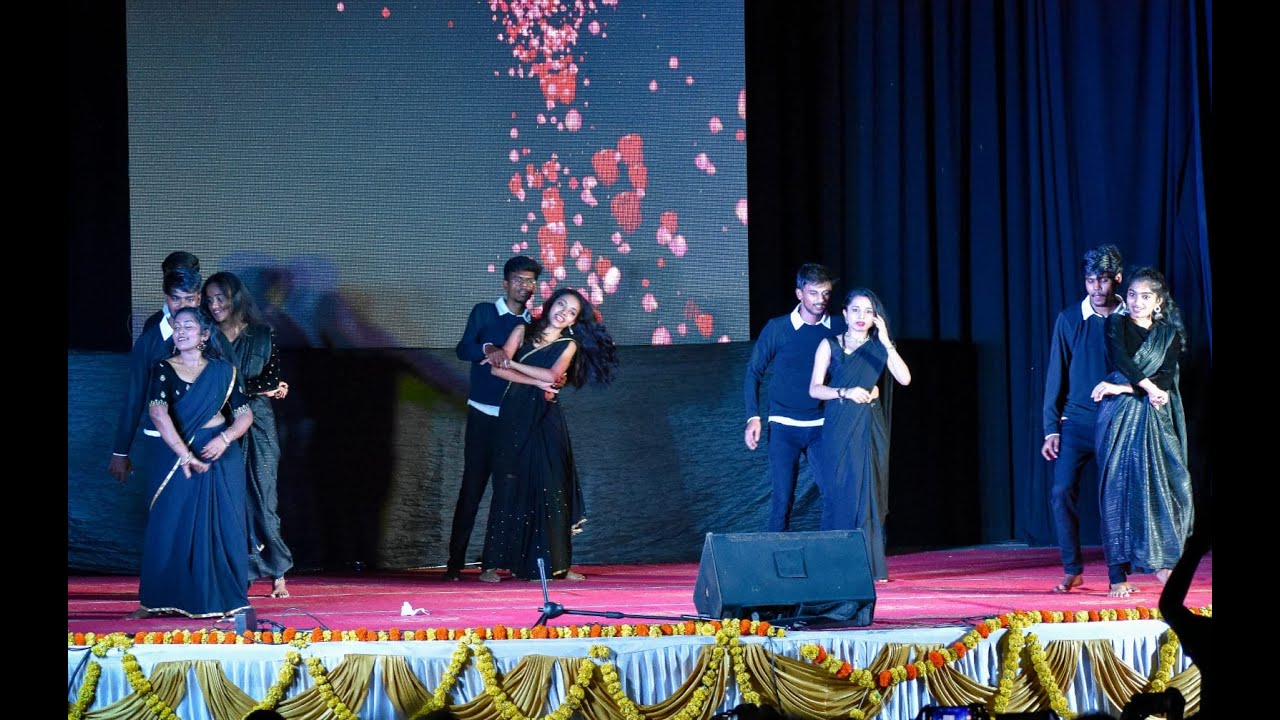 Dancing hearts at Kannada Kalarava 2023 💛❤| ಕನ್ನಡ ಕಲರವದಲ್ಲಿ ಜೋಡಿಹಕ್ಕಿಗಳ ಚಿಲಿಪಿಲಿ|