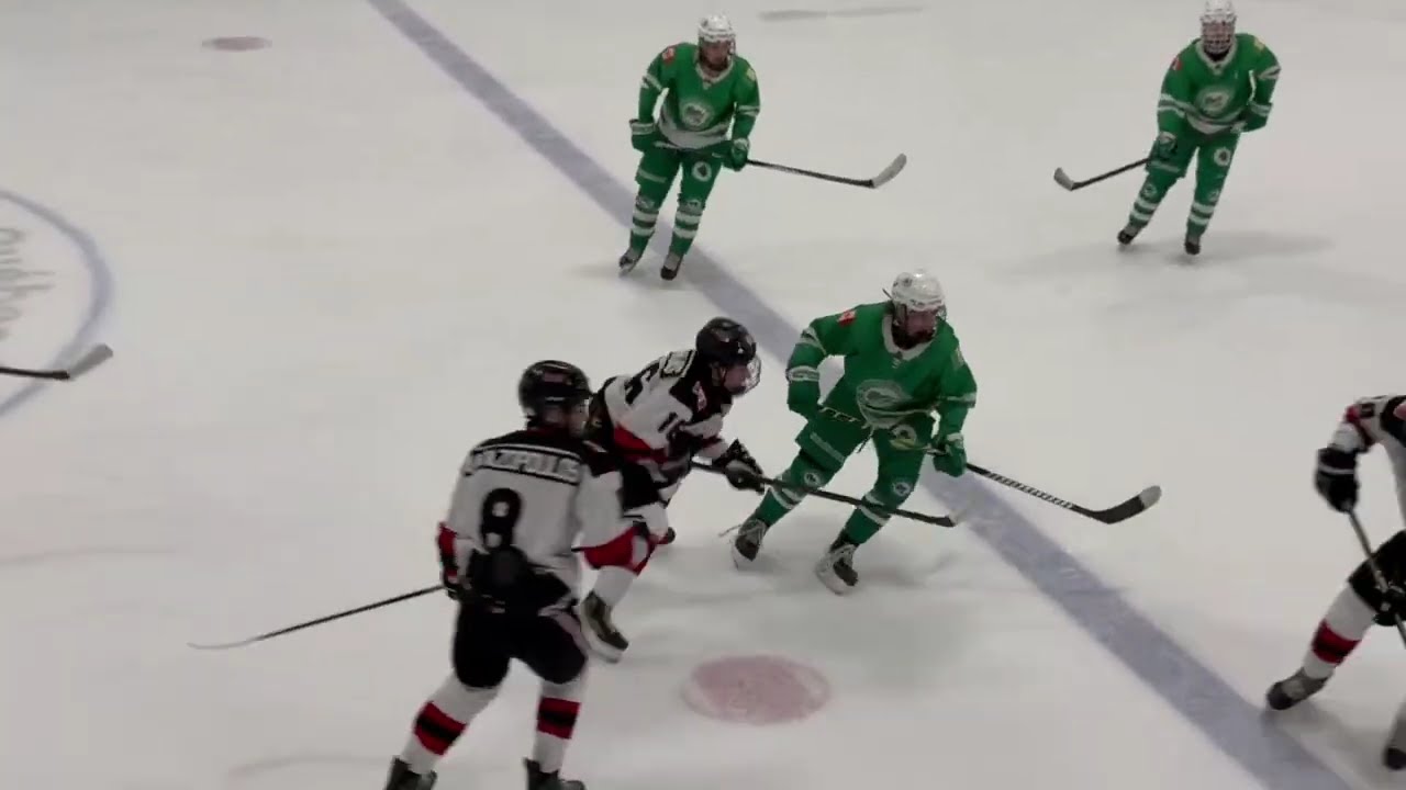 2026-02-14 M18D2 tournois Chicoutimi 1e Periode CSJV vs St Patrick high school