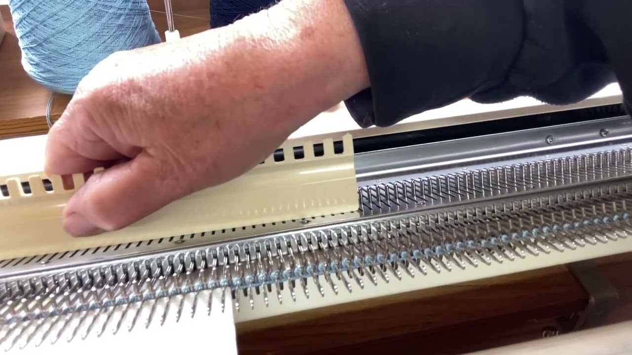 E Wrap Cast On Toyota 901 Knitting Machine #machineknitting  #knittingmachine  #Toyota901 #caston