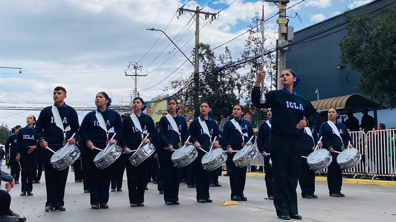 Desfile Aniversario 234 de Los Andes: Banda de guerra del Instituto Comercial Los Andes.