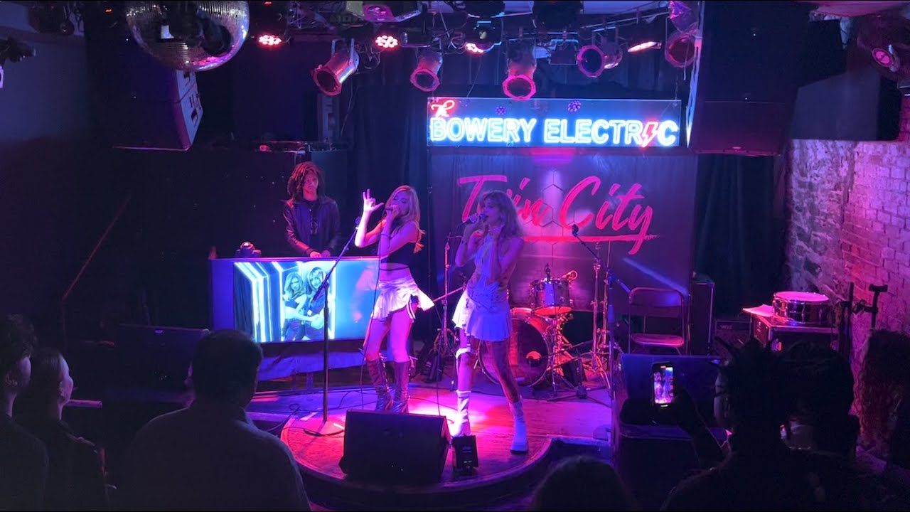 Twin City Blondie Cover - Call Me (Live)