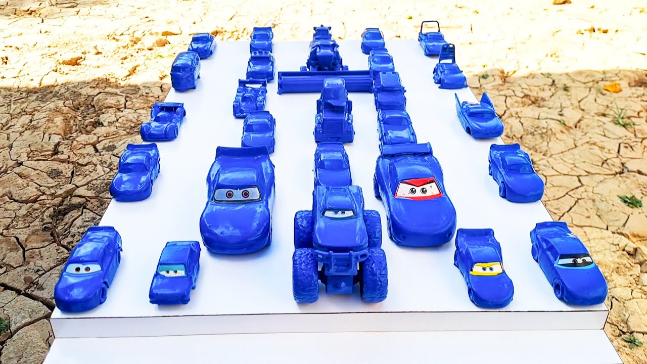 Membersihkan Mainan Mobil Disney Pixar & Lightning McQueen,Tow Mater,Chick Hicks,Cruz Ramirez