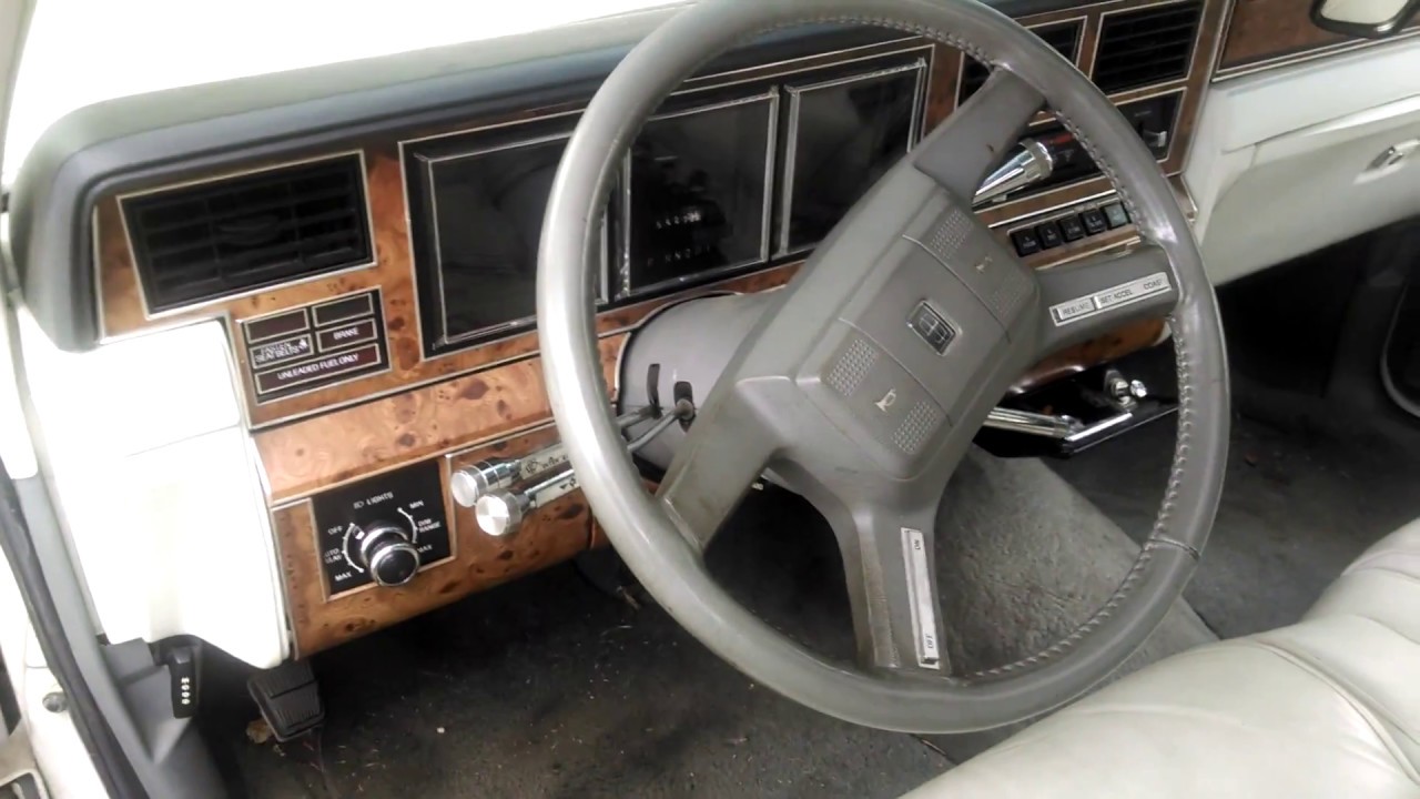 1987 Lincoln Town Car Signature Series