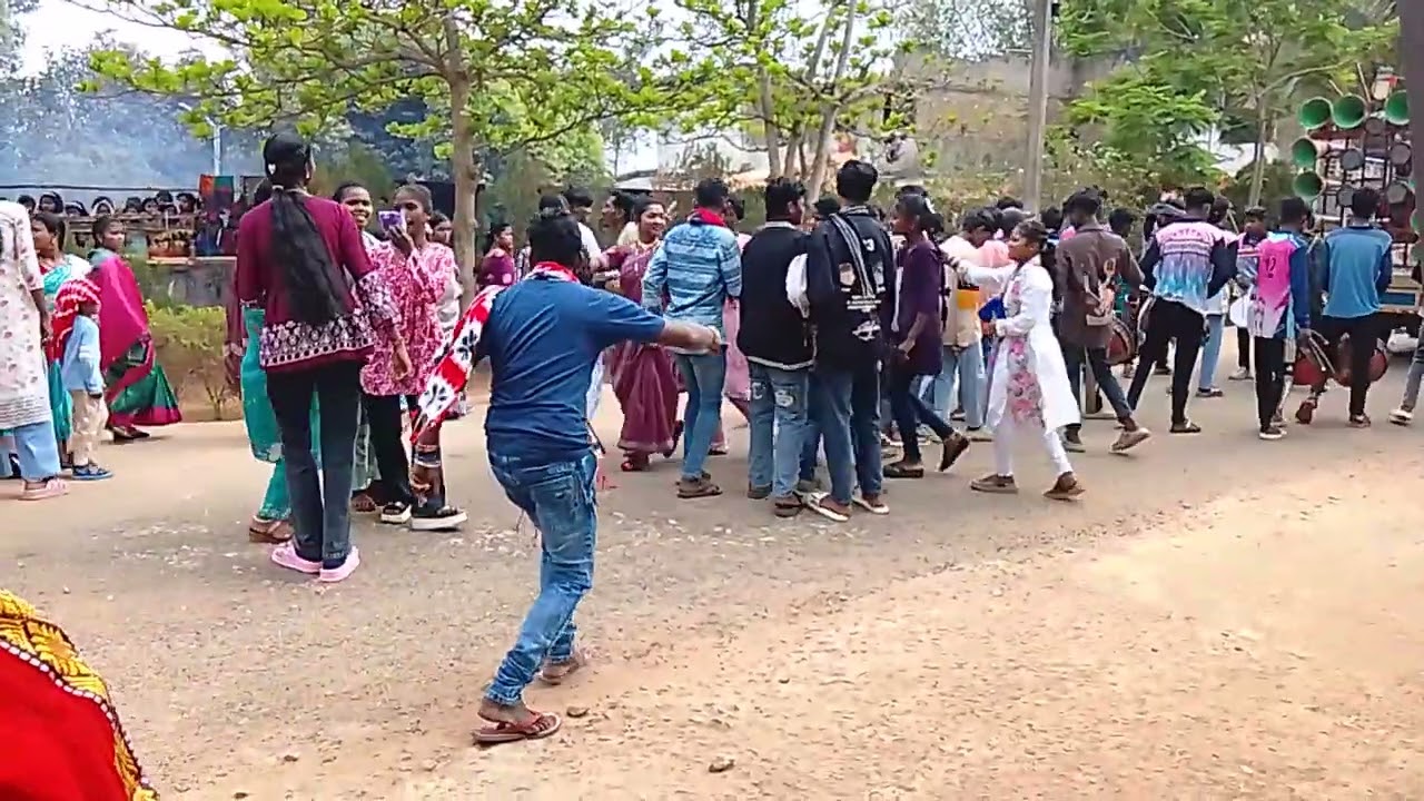 କୋରାପୁଟିଆ ନାଚ ଭା ଦିଦି ଭା ମସ୍ତ ନାଚିଲ 