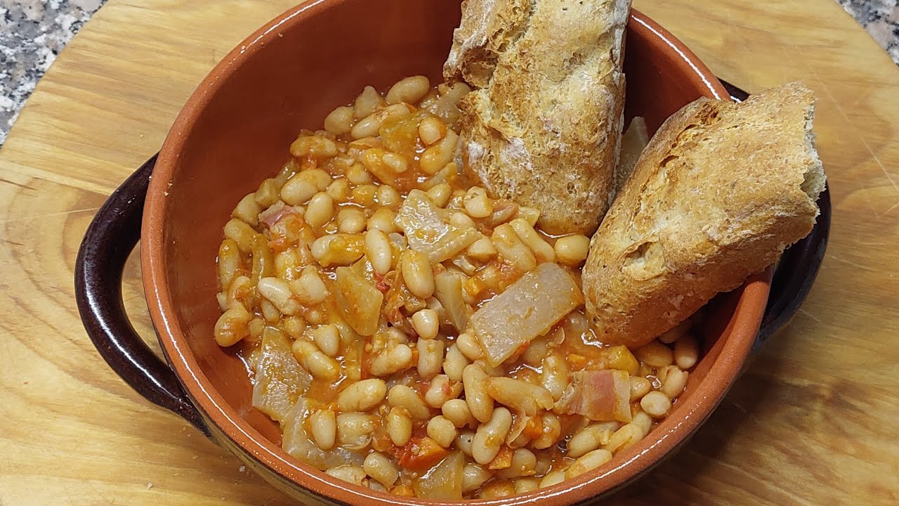Fagioli con le cotiche, sulla stufa a legna