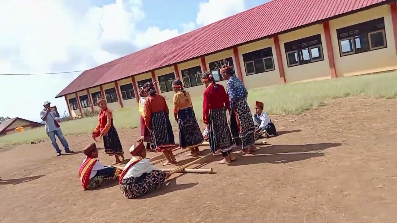 Tarian Rangkuk Alu SDN Watu Mundung