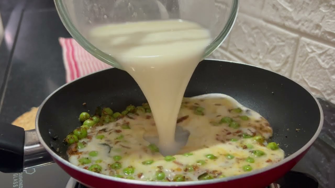 Thandi Mein Garma-Garam Matar Kadhi | Light & Tasty | Desi Comfort Food | RasoiKala