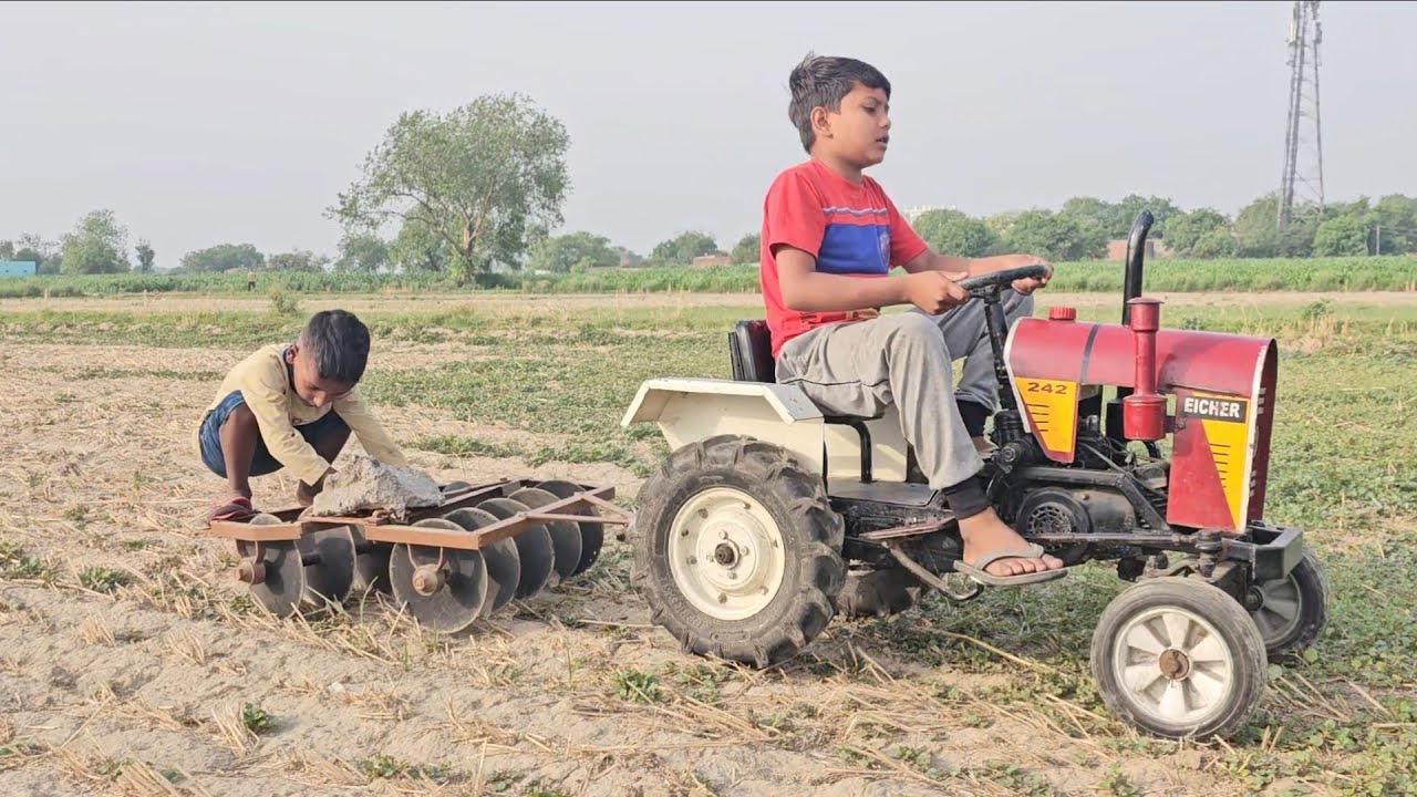 मेहनत करने से ही फल मिलता Komal Kumar Mini Eicher tractor sk mini tractor Kisan Mitra