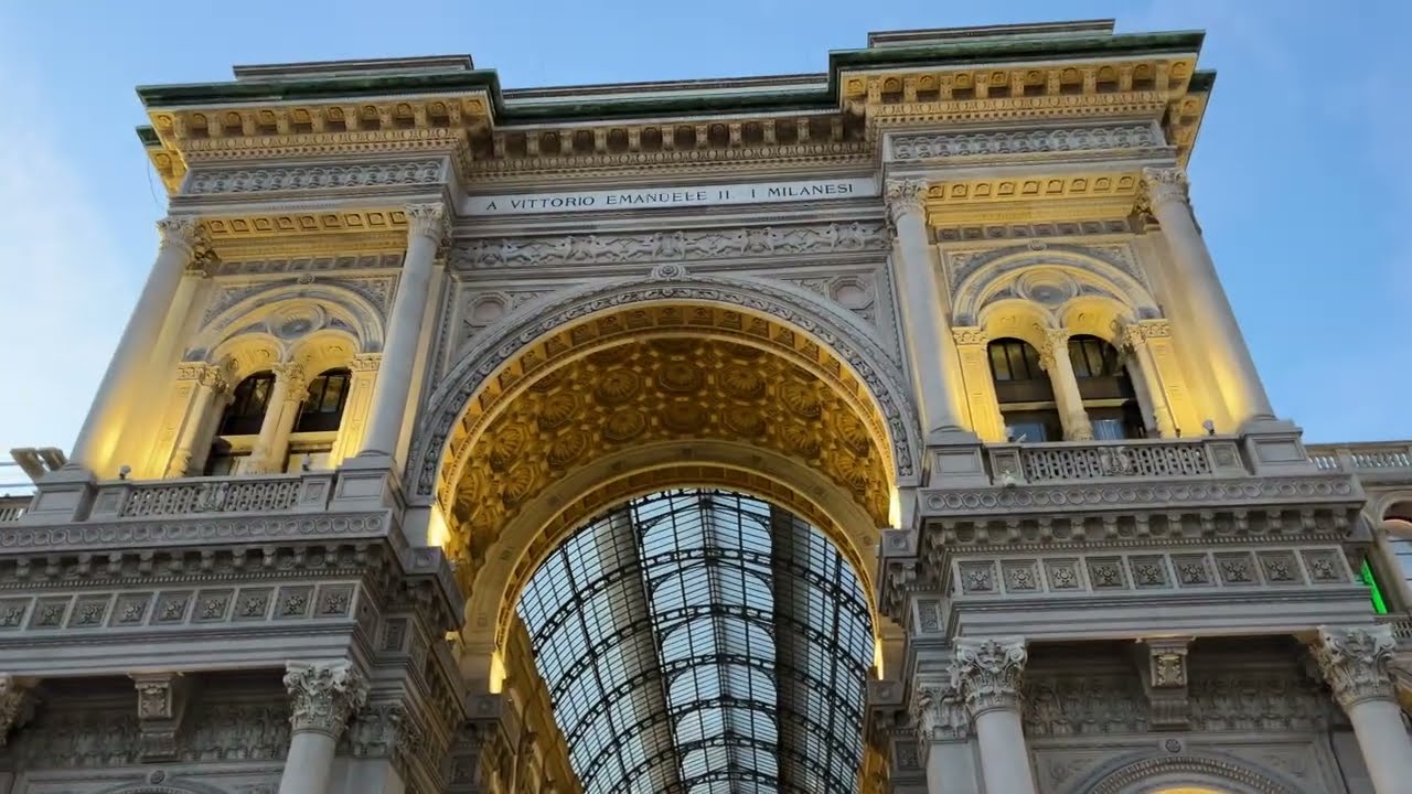 Walking the Beautiful Milan Duomo Piazza in August Summer 2024 4k
