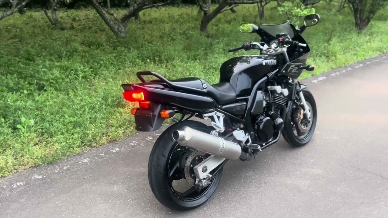 ヤマハ FZ400 始動動画