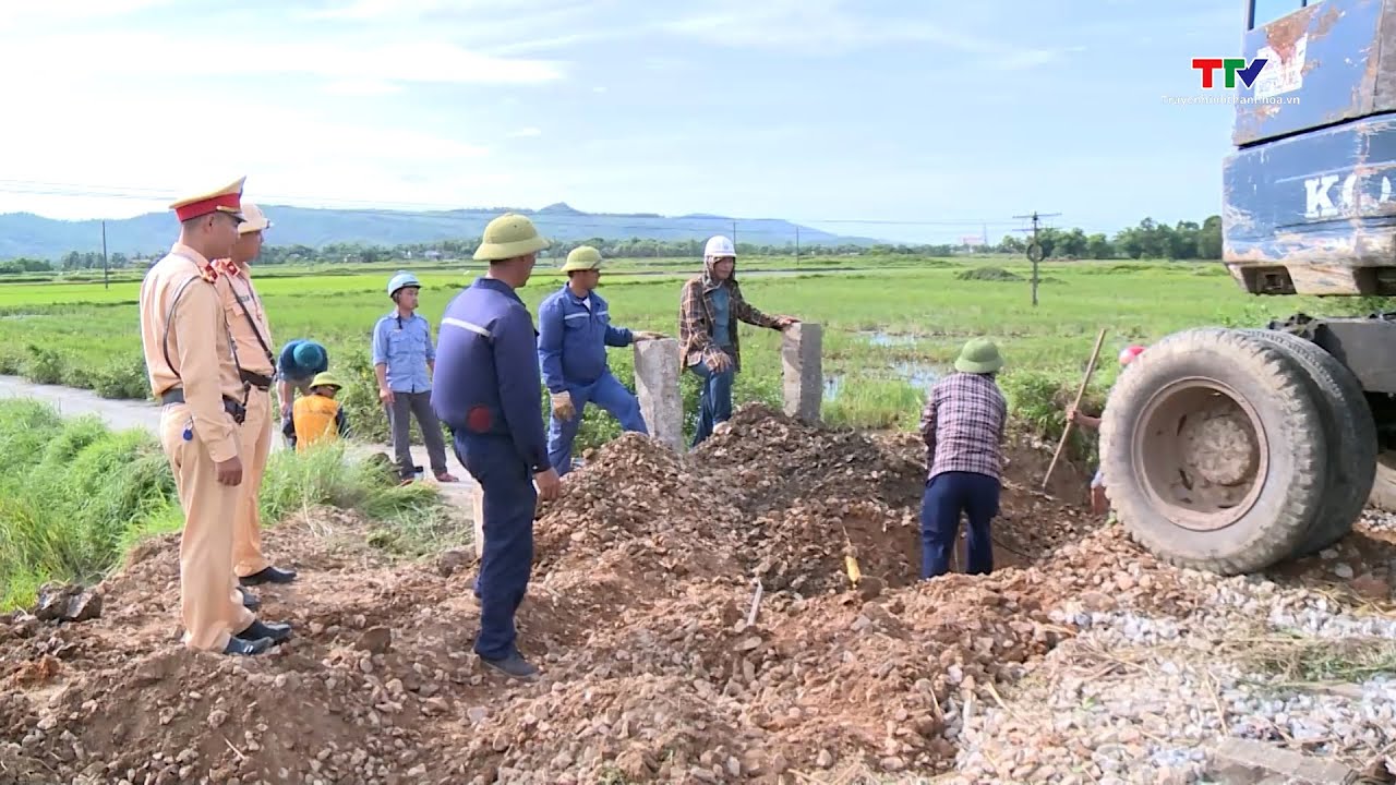 Ra quân xoá bỏ các lối đi tự mở qua đường sắt