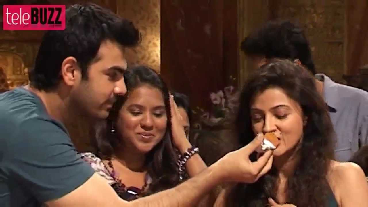 Zee Tv Yahan Mein Ghar Ghar Kheli 500 Episodes Success Party With Abha and Karan