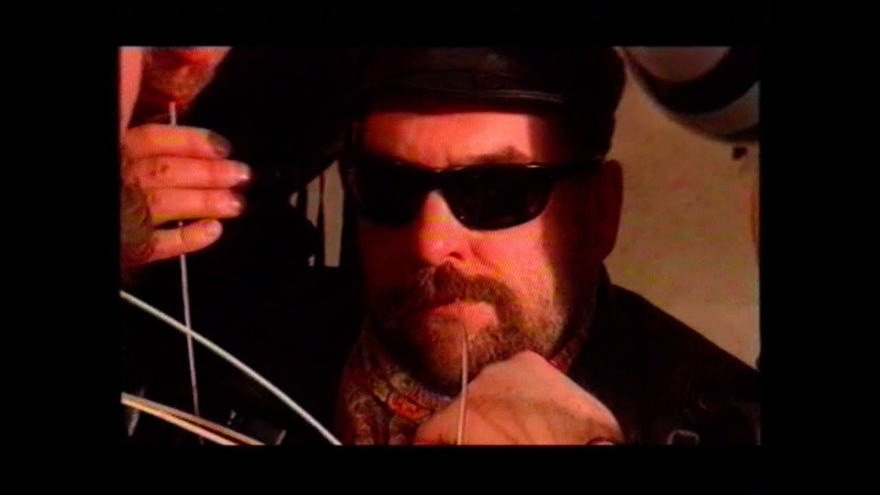 Kenneth & The Knutters - Ge mig en öl (musikvideo)