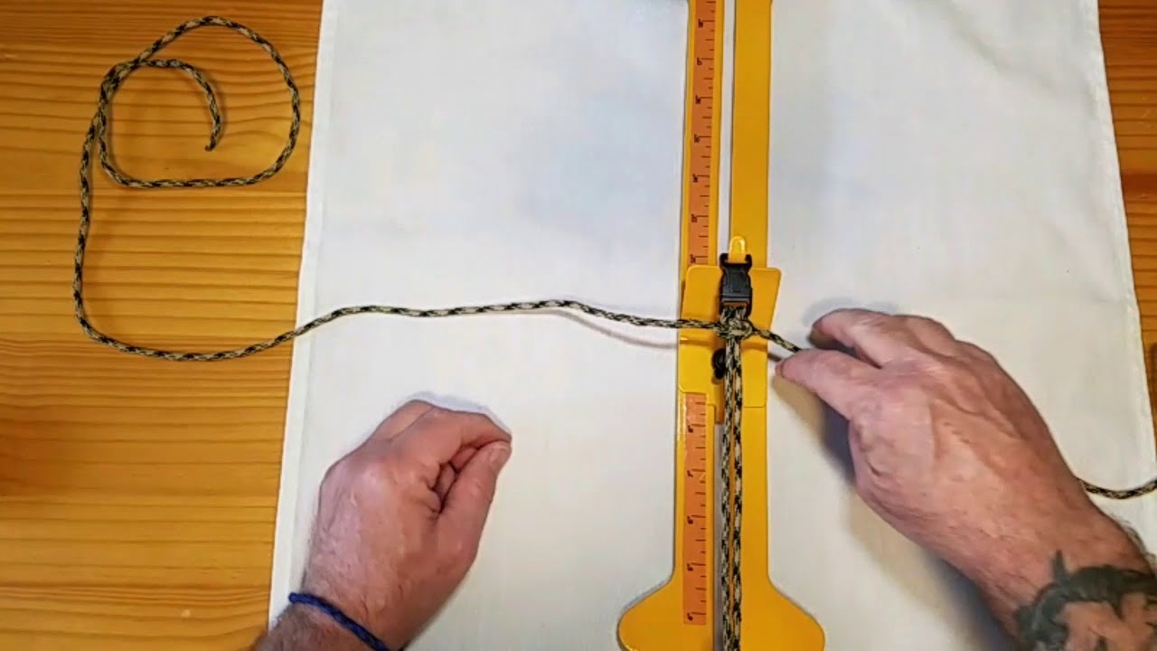 Demostration using the SpeedyJig XL or a Speedy pro to make a paracord bracelet