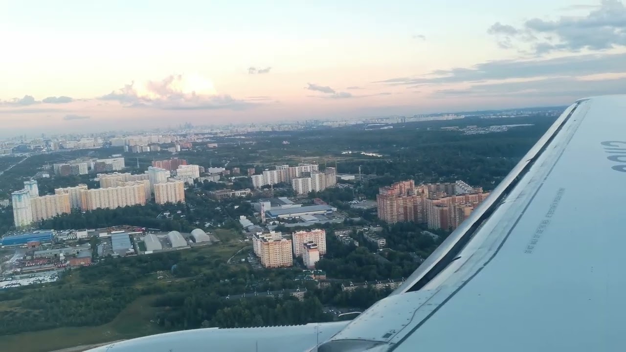 21.08.2025 SU6498 СанктПетербург (LED)- Москва (SVO) SSJ100 посадка / SaintPetersburg-Moscow landing