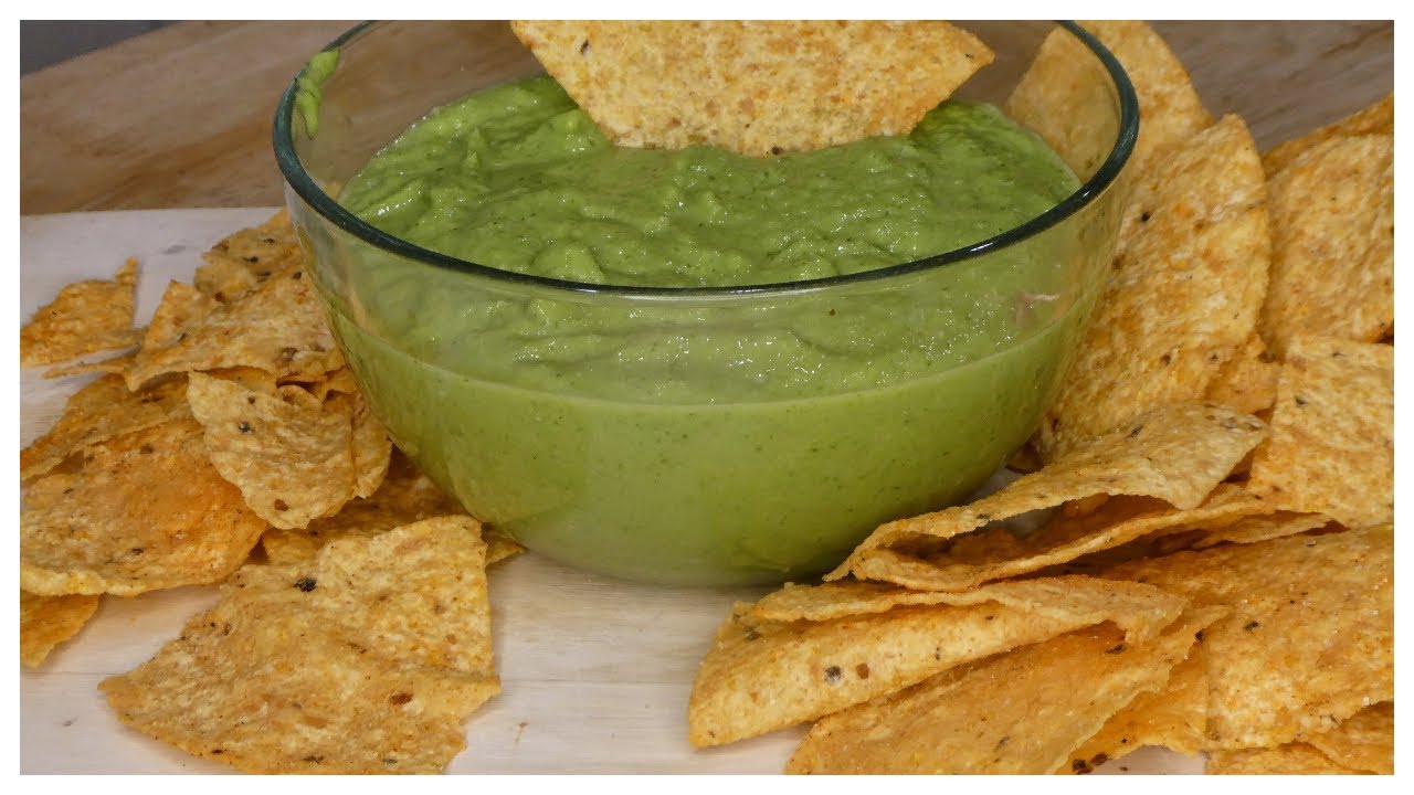 HOW TO MAKE SALSA DE GUACAMOLE | EASY GUACAMOLE SALSA RECIPE | The Jayi Life