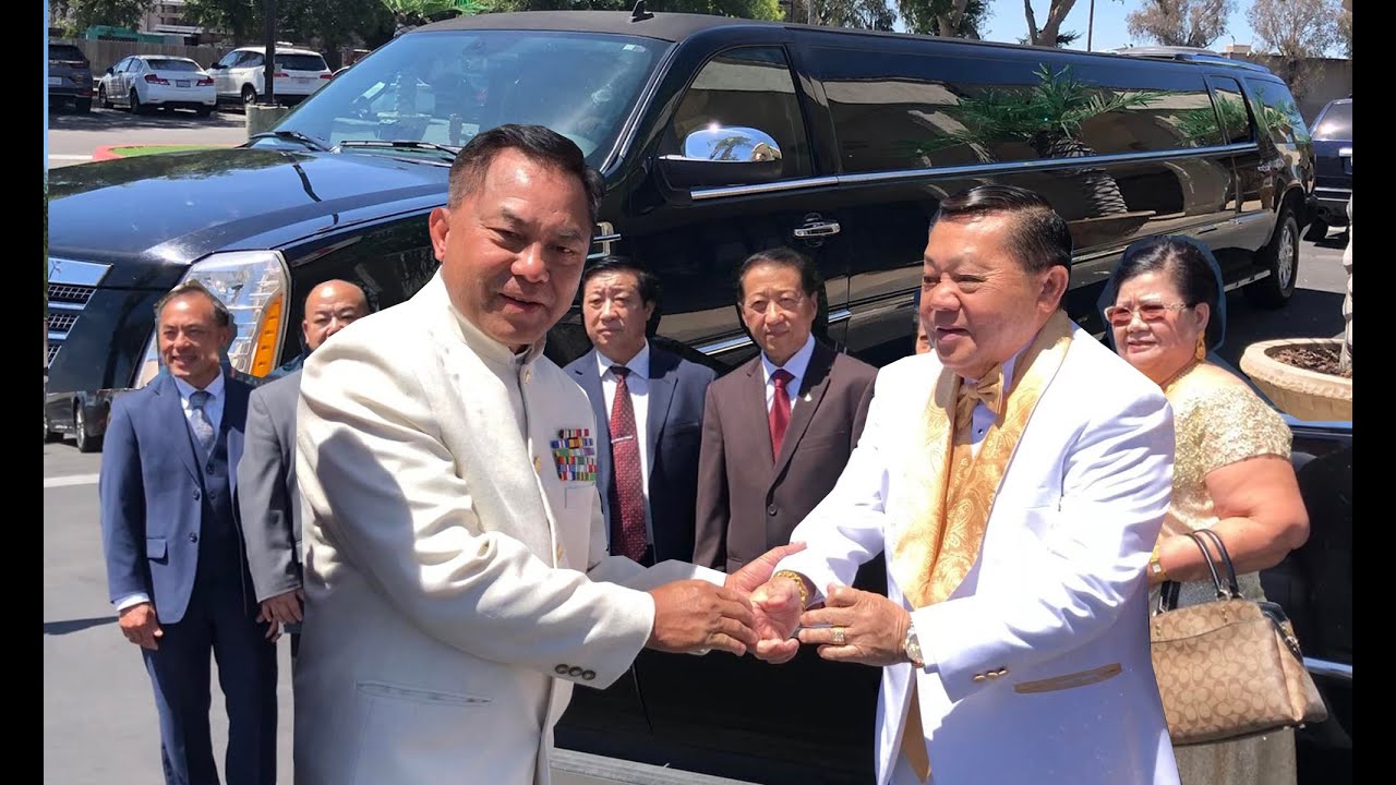 Hmong Wisdom : Hmoob Retirement & BD of Chong Houa Vue- Dr. Douglas Vue Speech ( Hmong  / Miao )