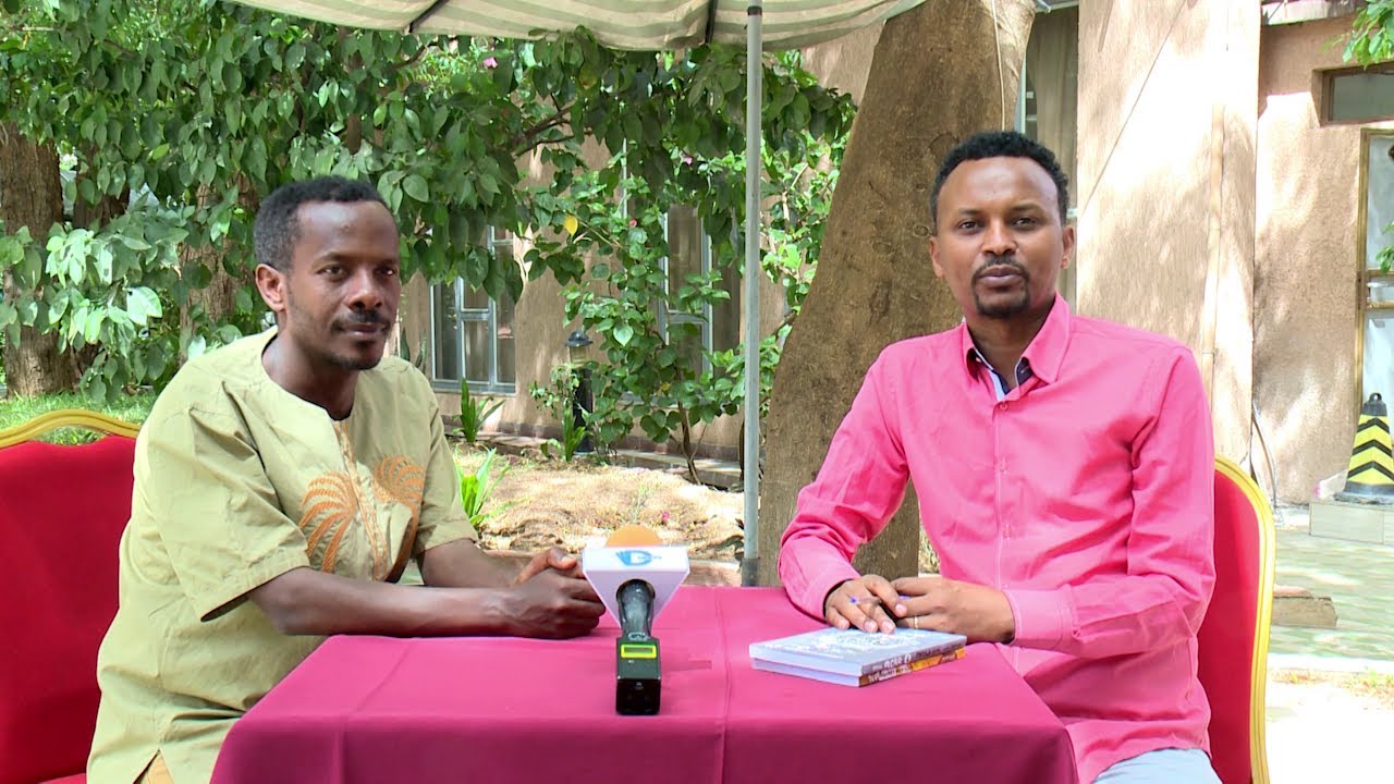 ከደራሲ ተርጓሚና ጋዜጠኛ ግሩም ተበጀ ጋር በአቦ ድሬ ፕሮግራም የተደረገ ቆይታ፡፡አዘጋኝና አቅራቢ አስቻለው አበራ