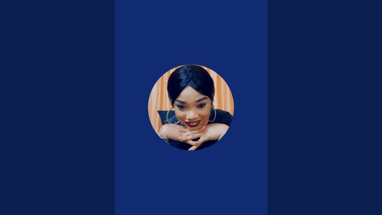 Gloria Aura  is live