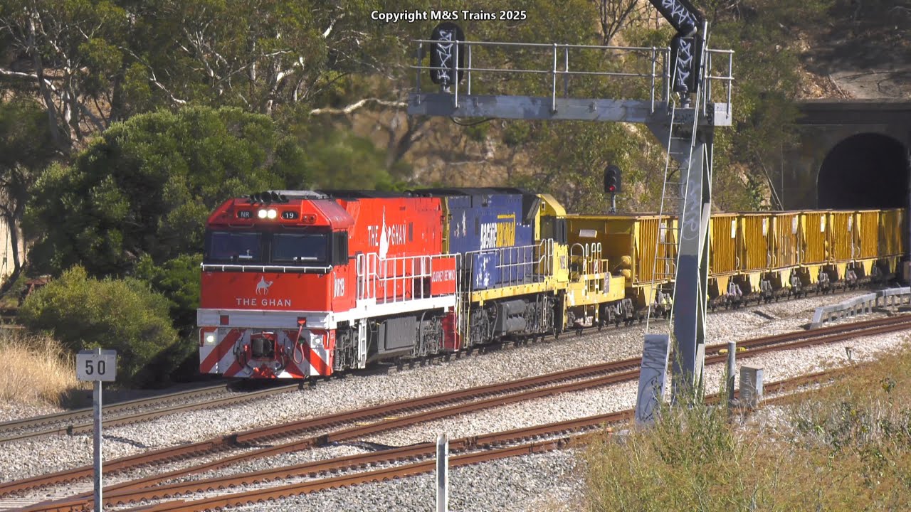 GHAN hauls Freight Train - ARTC Ballast Train in the Adelaide Hills including unloading footage