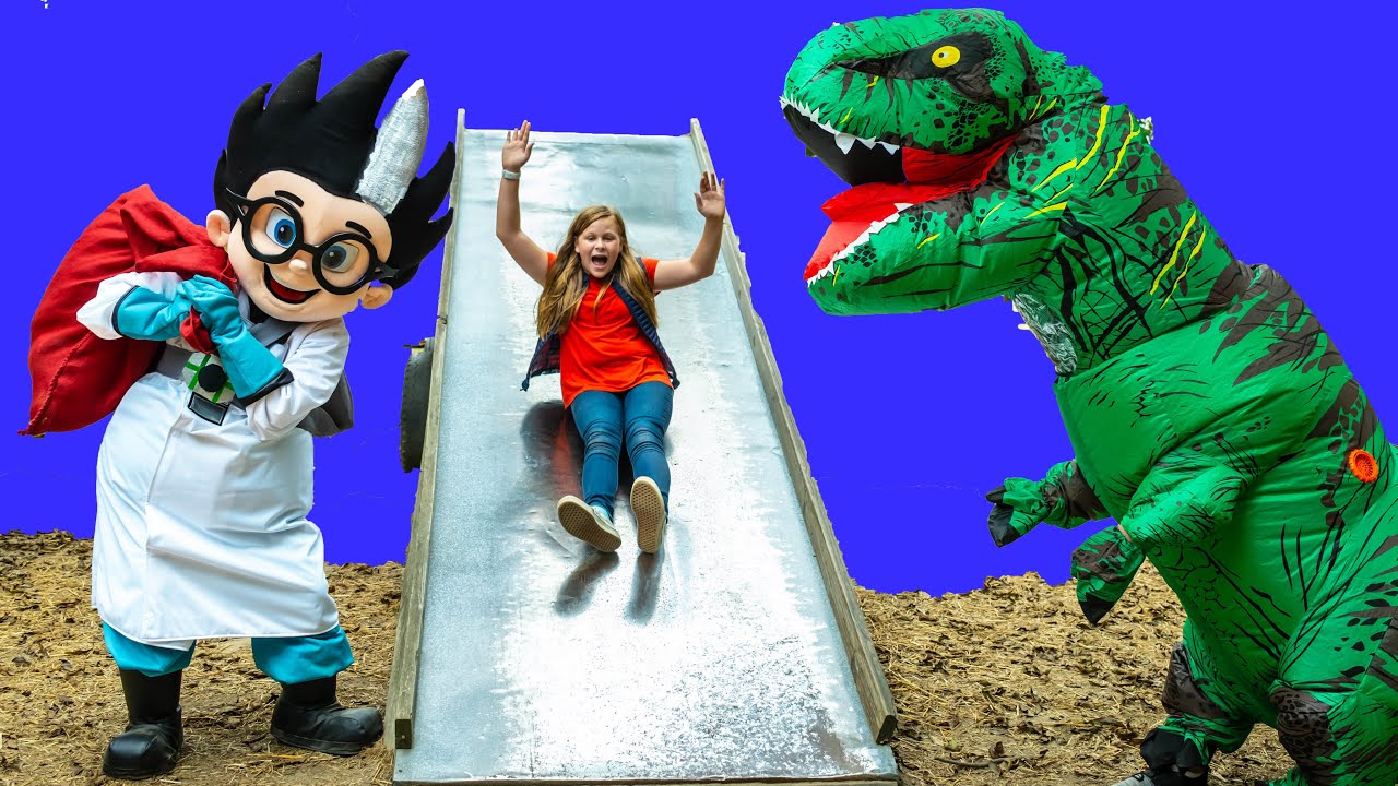 Assistant battles Dinosaurs created By Romeo To Defend Santa presents