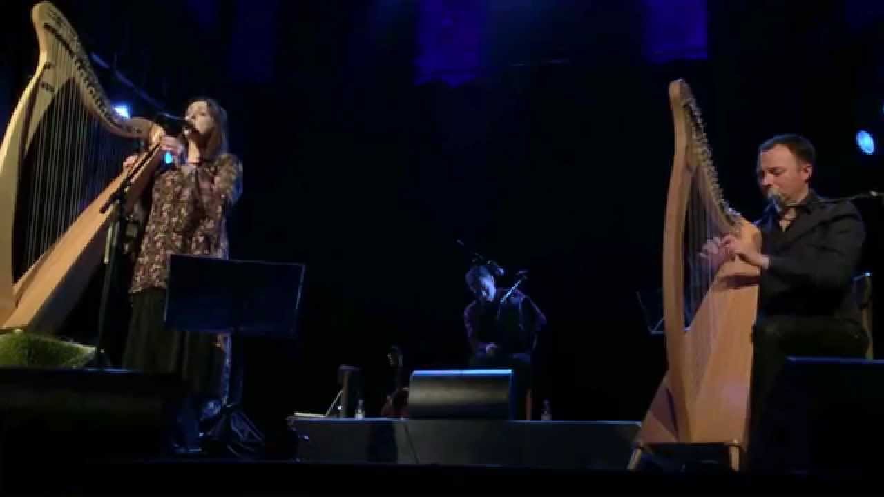 Moya Brennan and Cormac De Barra - Tell me now - live