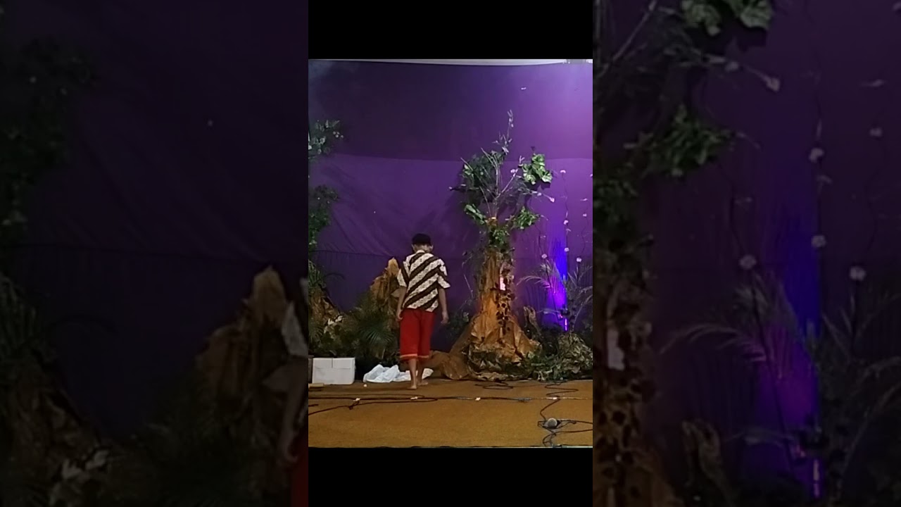 Pentas Drama'' MENUMPAS KEMUSRIKAN''