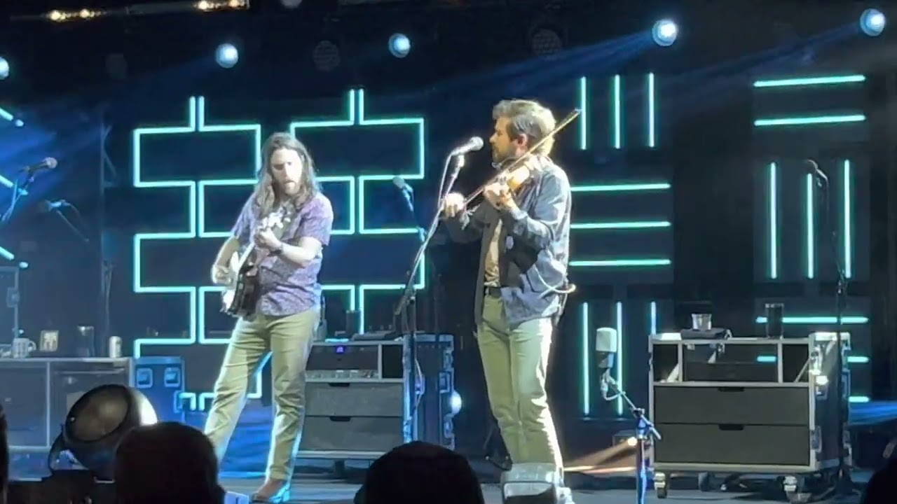 Billy Strings Stay a Little Longer (Bob Wills) 5/21/23 Cal Coast CU Open Air Theater
