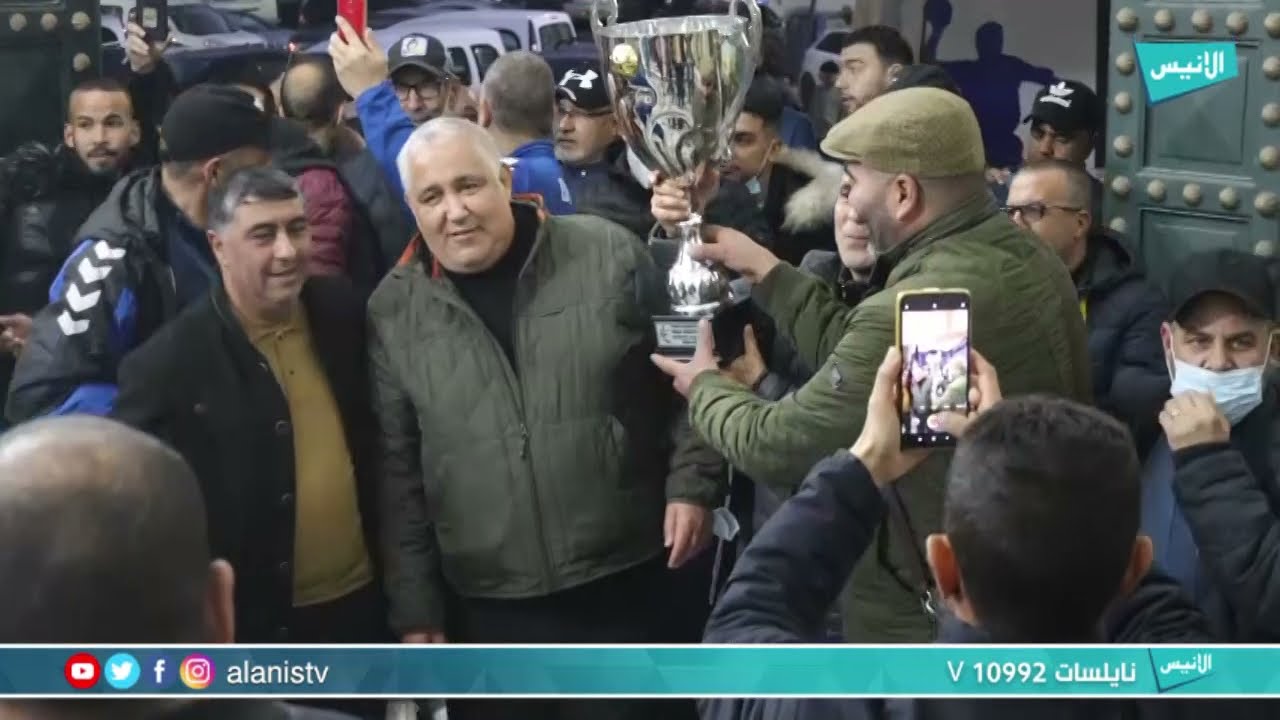 سكيكدة:  كاميرا الأنيس ترصد لحظات وصول أمل سكيكدة إلى دياره متوجا بكأس الجمهورية لكرة اليد
