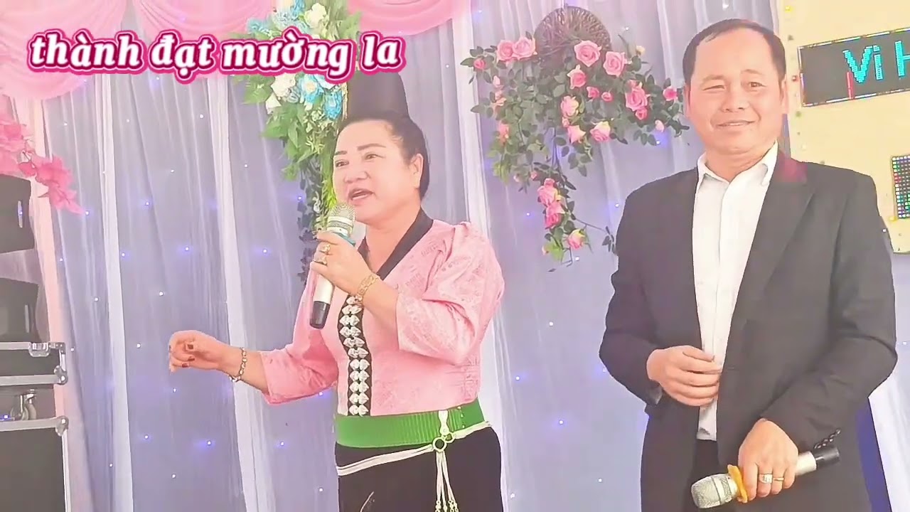 Hai anh chị Hát hay quá 