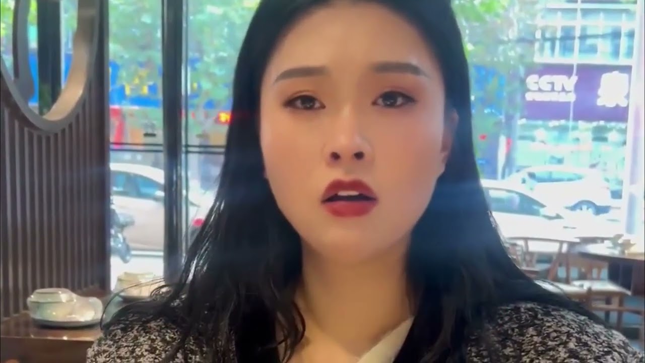 第一次相亲请她吃火锅，结果小姐姐笑了一整晚！