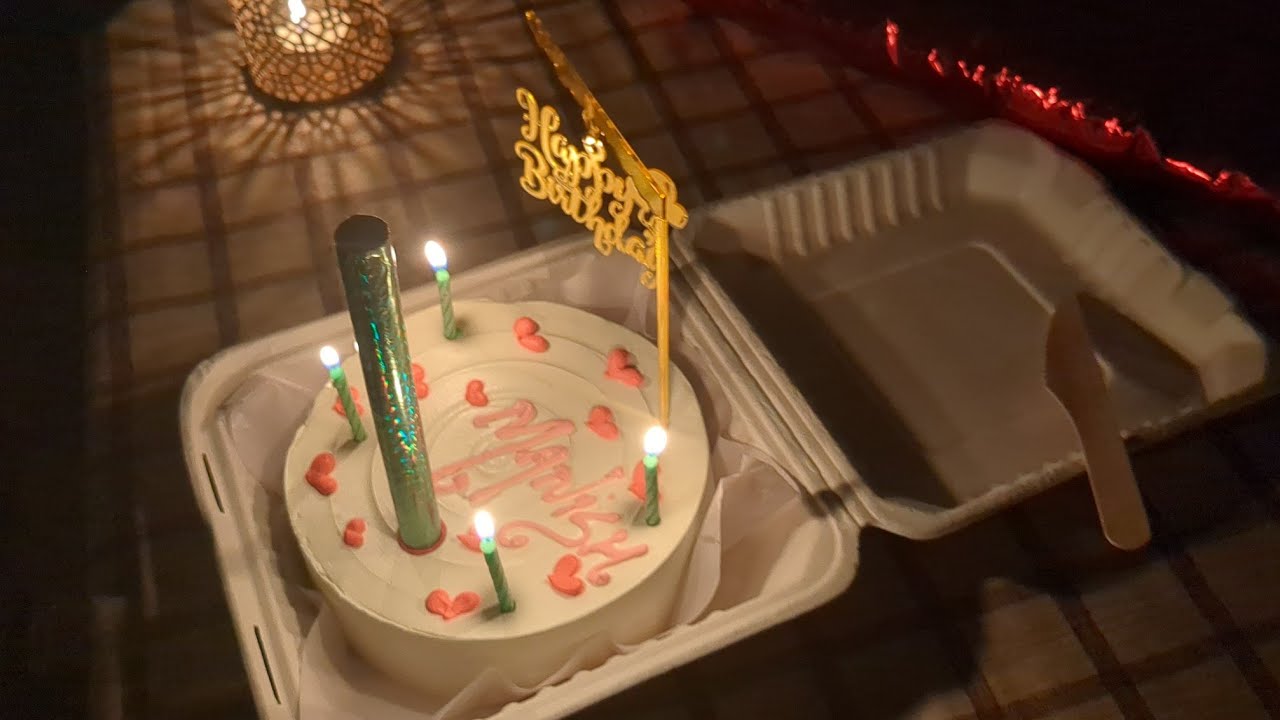 12 baje celebrate Kara Patidev ka birthday.🎈🍰 Kaisa laga unhe mera gift?🎁😁 Fireworks and yummy cake😻