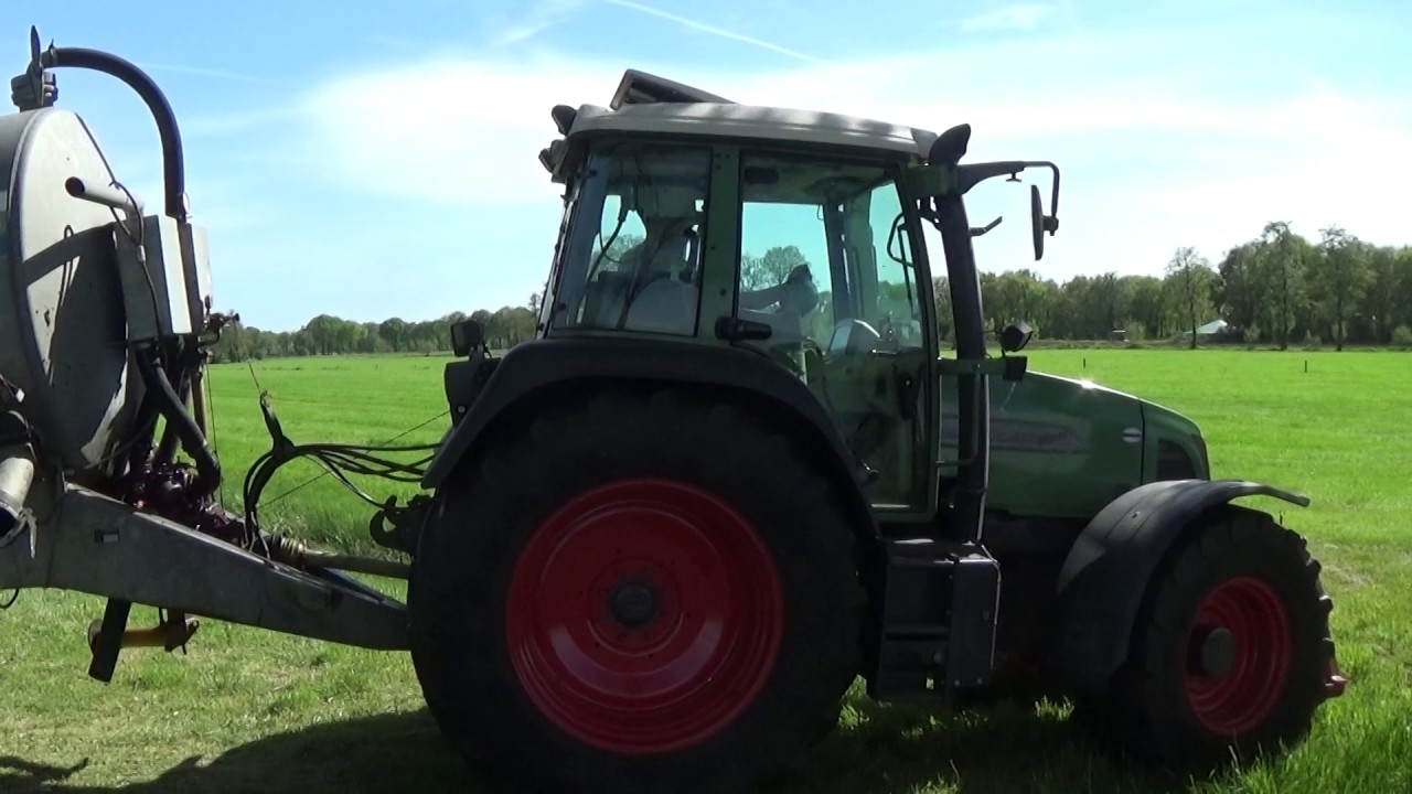 FENDT 412 MET EEN PEECON 9000 L ZODEBEMESTER
